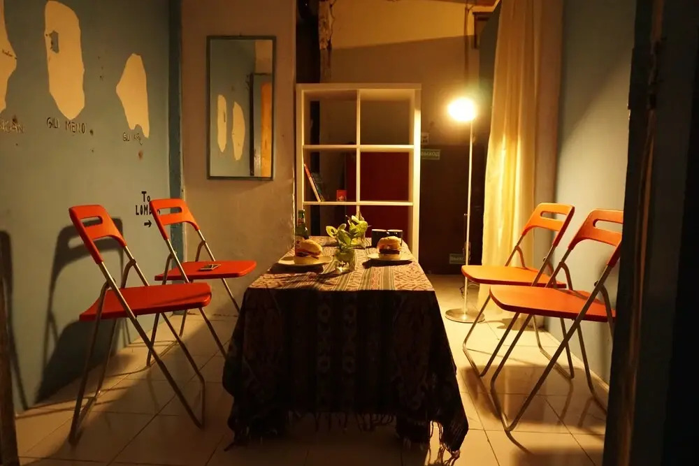 Salon de Nomad Gili T.