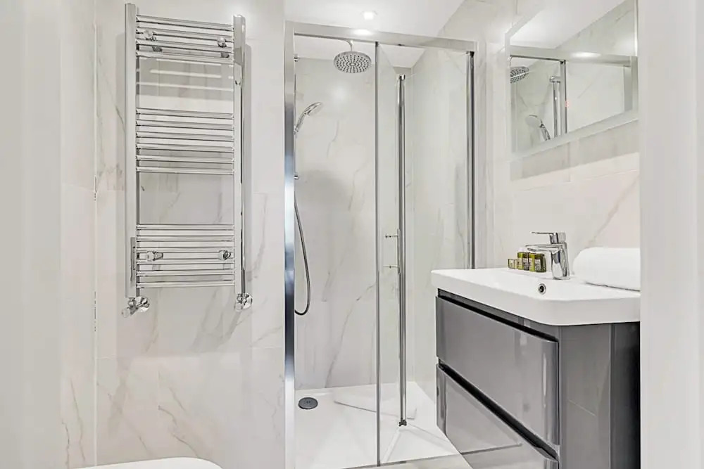 Sunny 2-bed Gem in Chiswick
