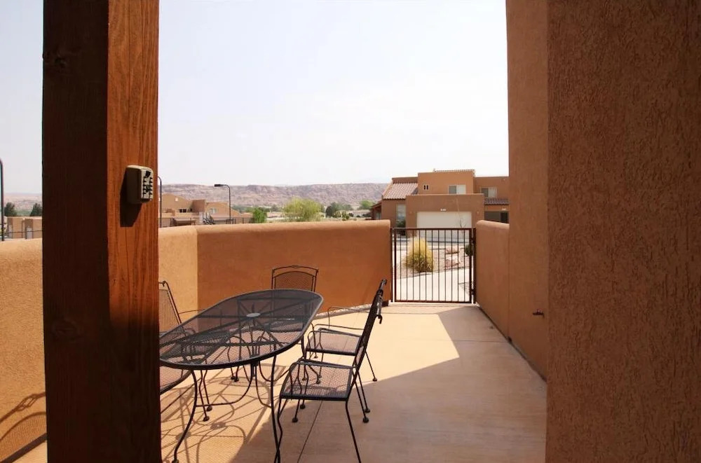 Hidden Valley Oasis ~ 7A1 3 Bedrooms 2.5 Bathrooms Townhouse