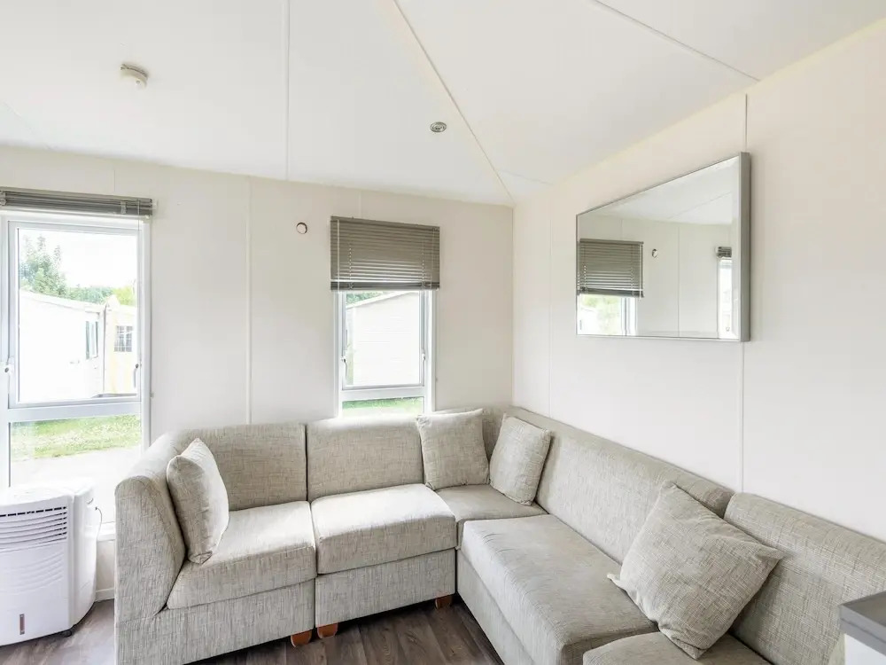 Mobile Home in Veuzain-sur-loire With Garden