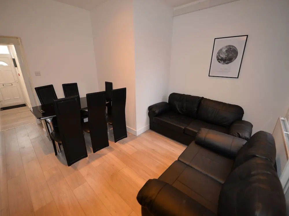Contemporary Holiday Home in Coventry Near Fargo Village
