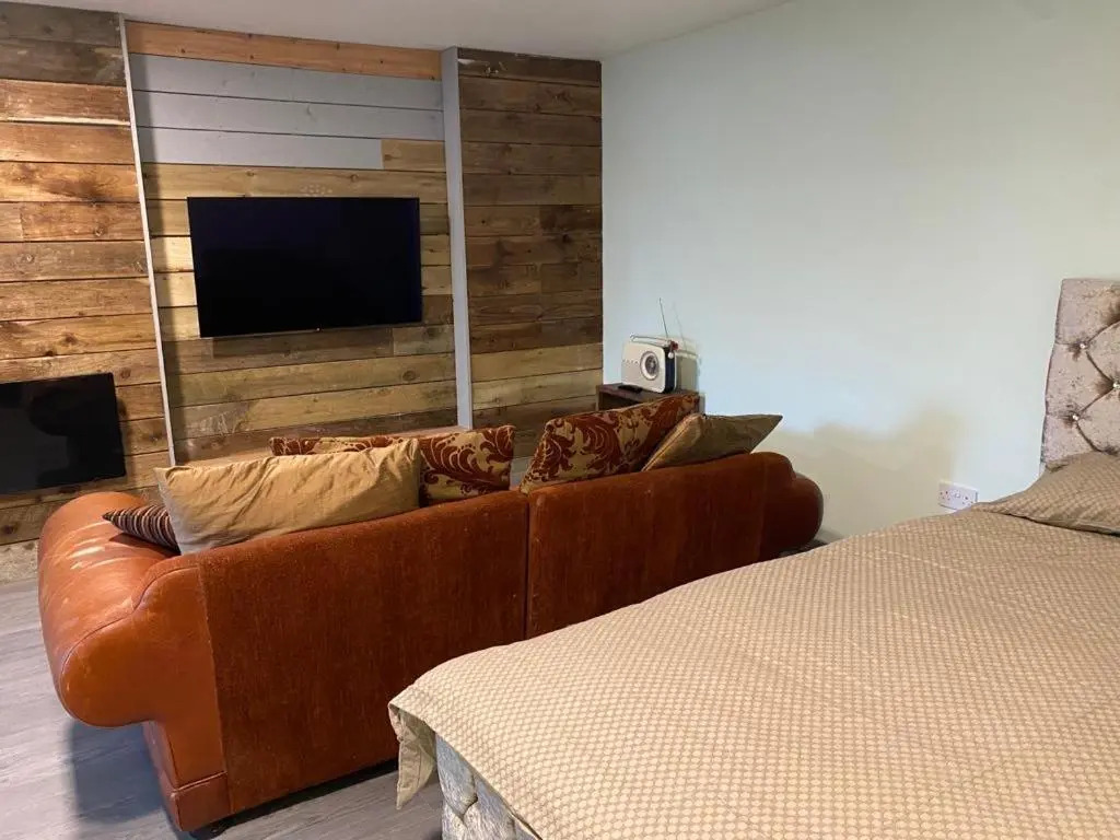 Treetops flat4 Hall Green B28