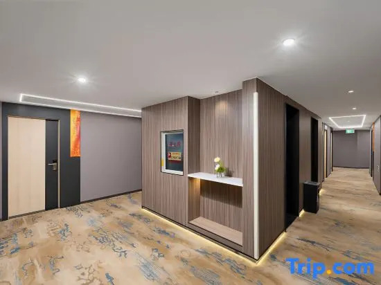 Jifen Qingchen Hotel (Yongkang Jiuling West Road Baolong Plaza)