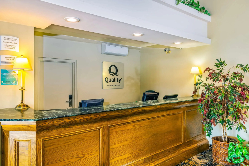 Quality Inn & Suites Garden of the Gulf