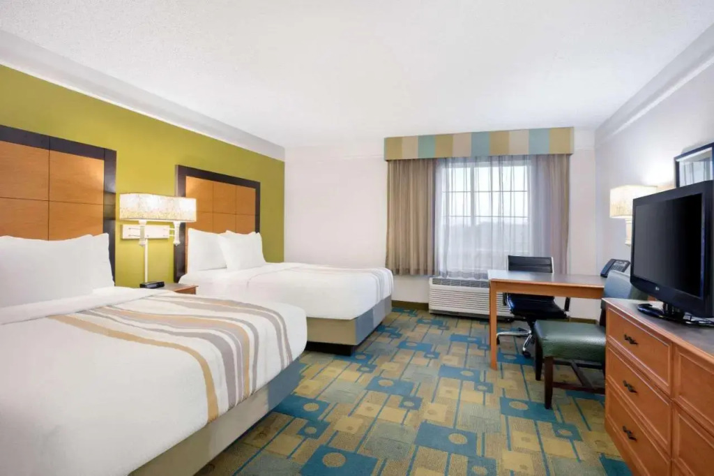 La Quinta Inn & Suites # 988