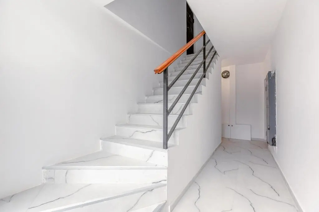 Ground Floor Bright Luxury 1Bedroom Apartment with Free Parking