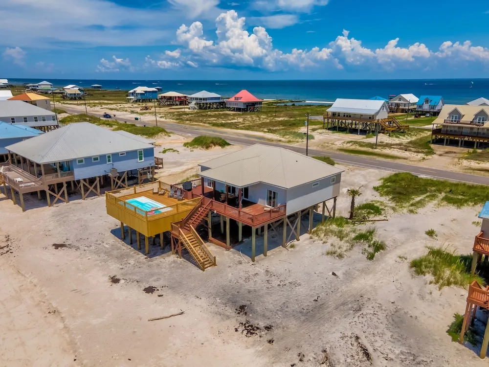 Sonny Side - Enjoy The Private And Personal Lot Space For More Family Beach Time. Unobstructed Views Of Water And Sky! 4 Bedroom Home by RedAwning