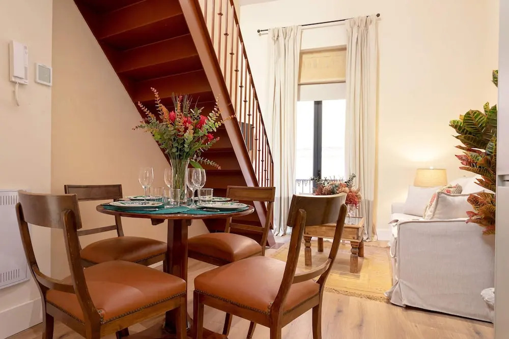 Exclusive Apartment Near Cathedral Rodrigo Caro IV