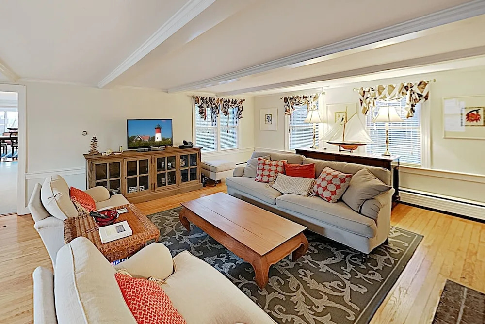 New Listing! Grand 1-acre Oyster Pond 6 Bedroom Home