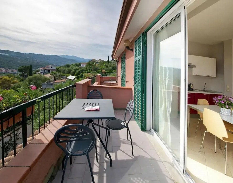 5-guest Apartment in Imperian Olive Grove