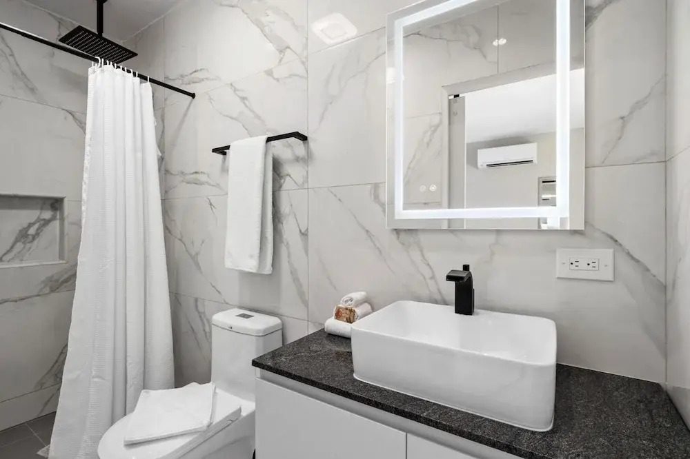 Brand NEW 1br2ba w Privatepool in Amazing Location