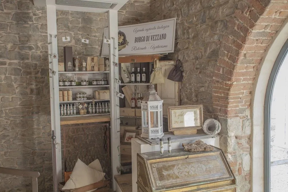 Borgo di Vezzano
