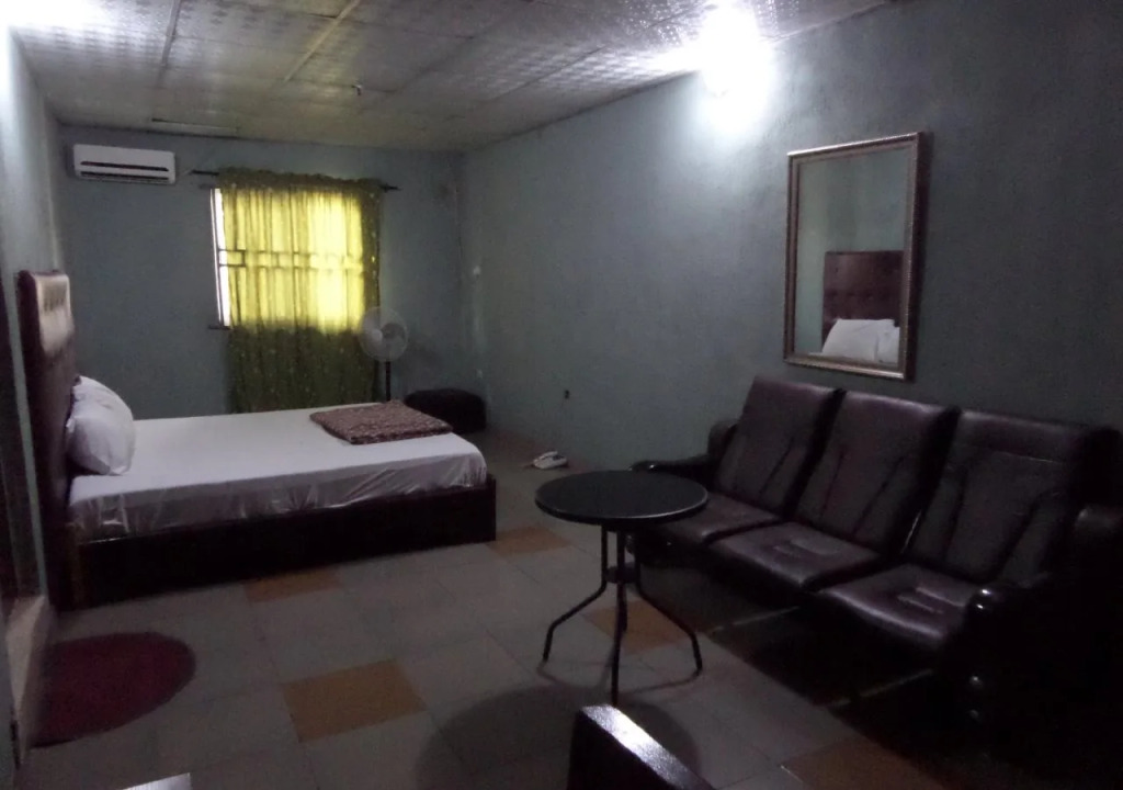 Metro Hotel Ajeigbe