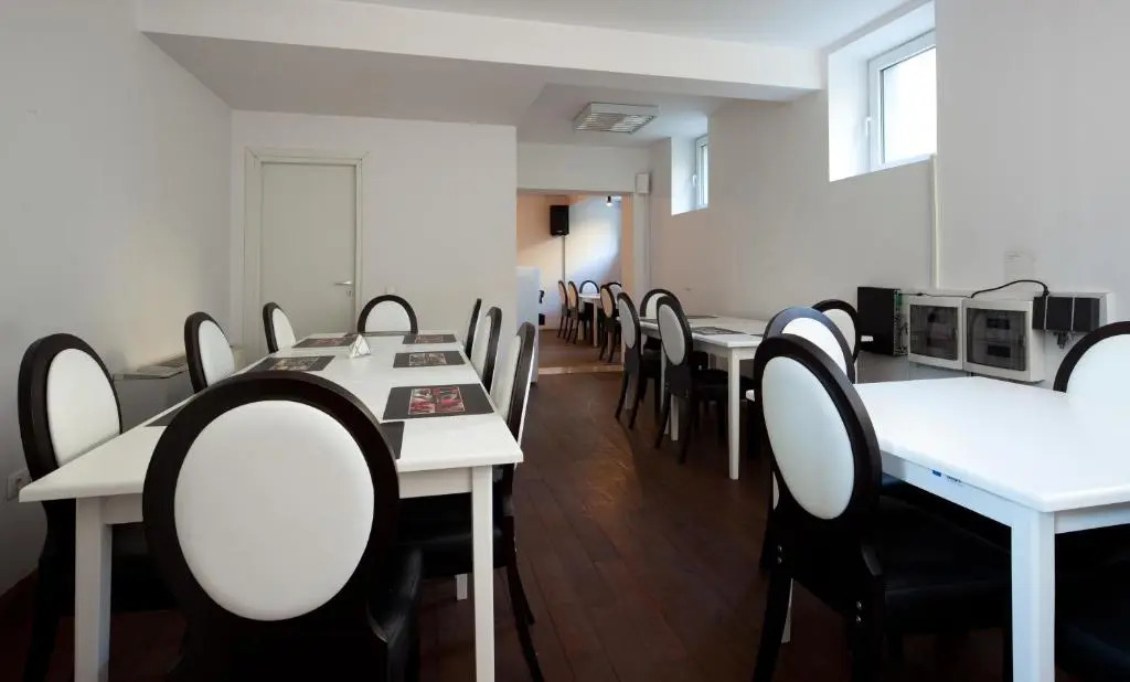 Living In Aparthotel