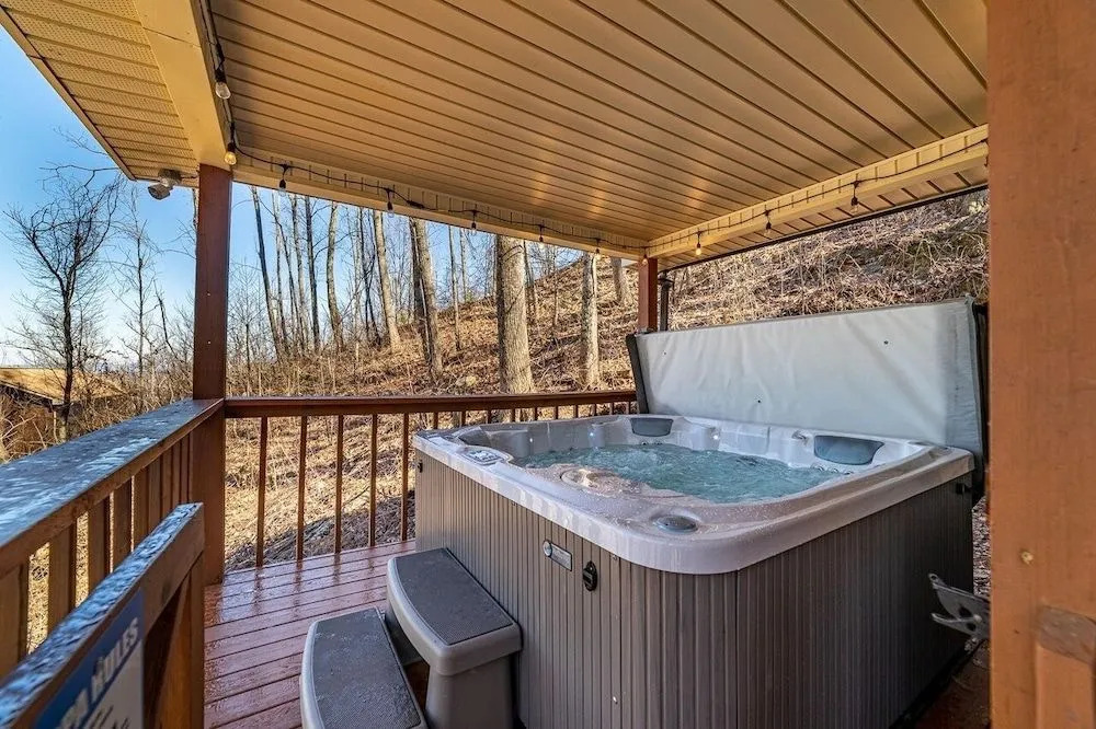 Strollin' Bear 3 Bedroom Home by Redawning