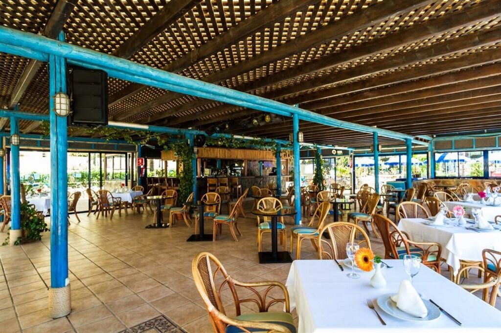 Апарт-отель BlueBay Beach Club