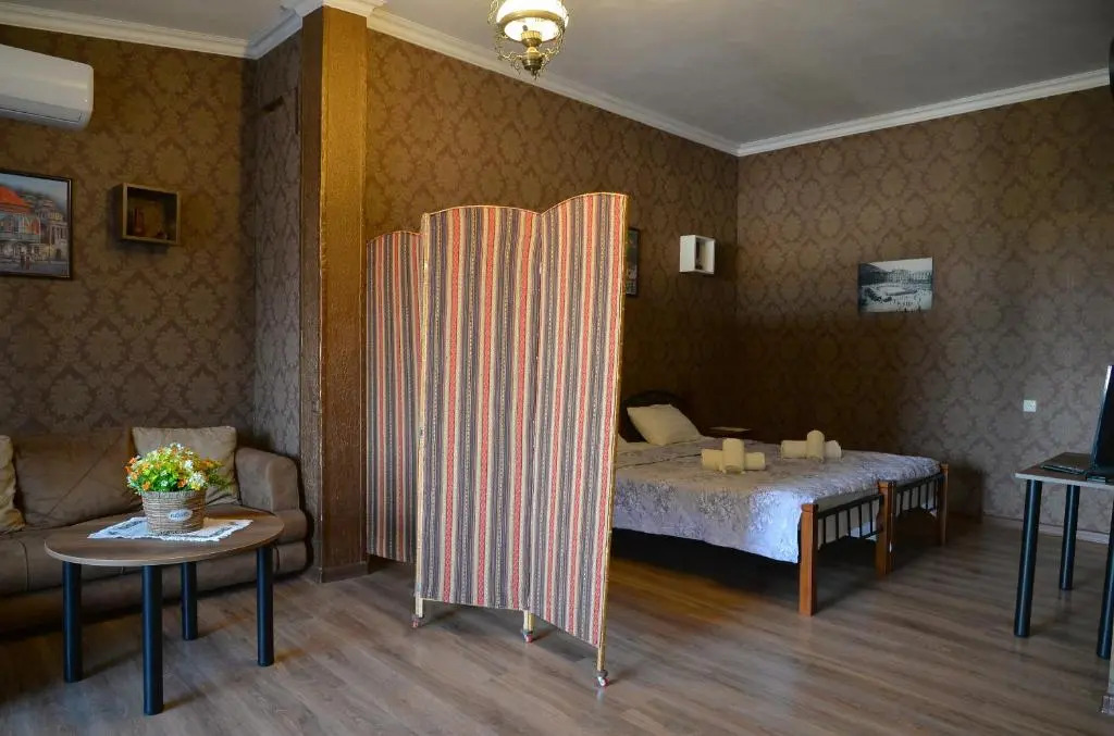 Natia's apartment on Dadiani st.