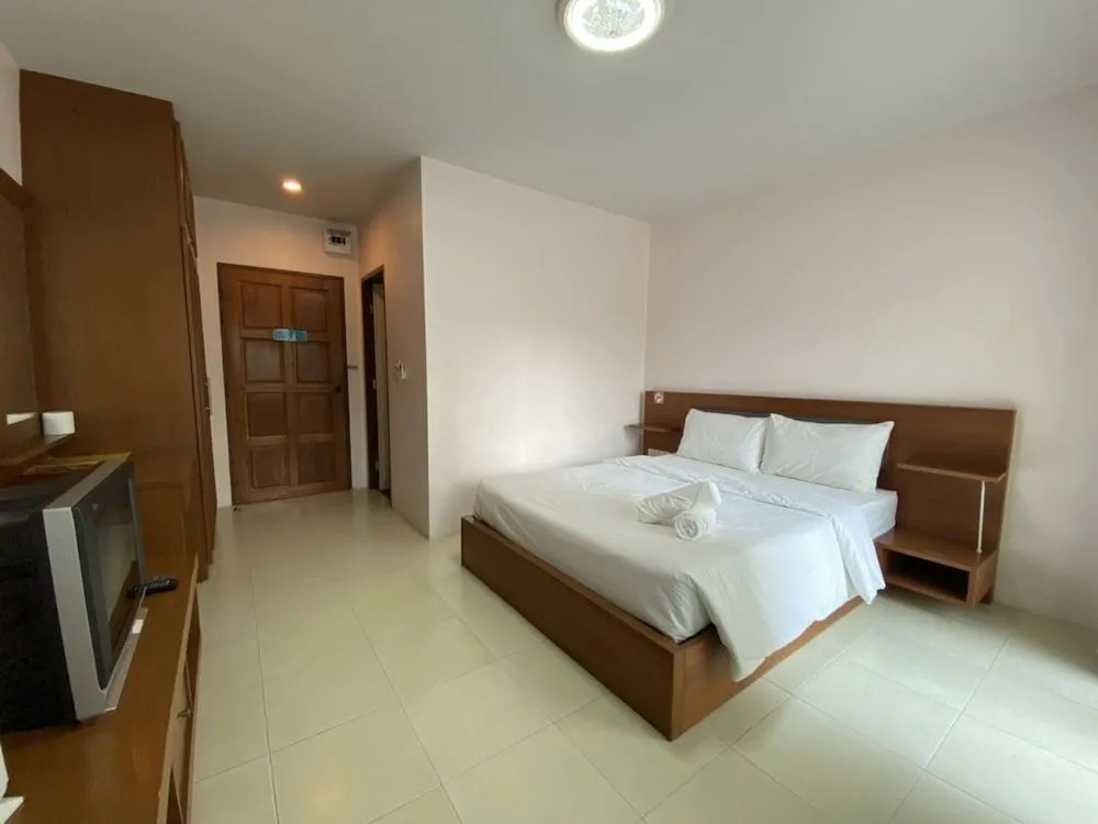Somjai House