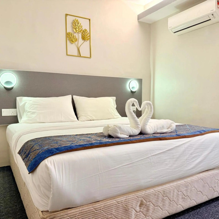 OYO 44043 First Garden Hotel