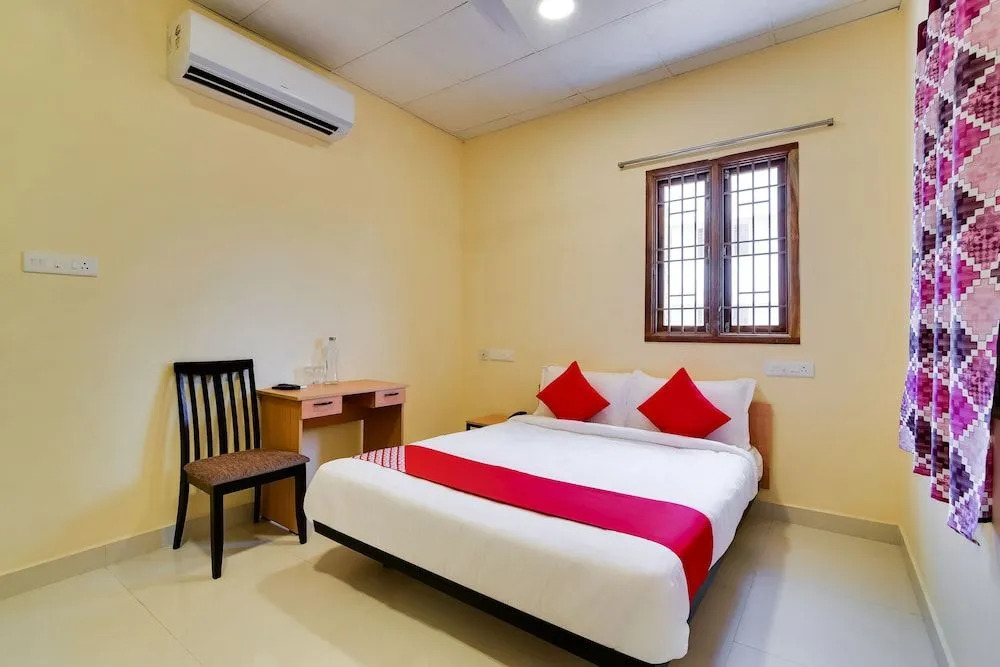 Oyo Flagship 39748 Om Sakthi Complex Pethuchettypet