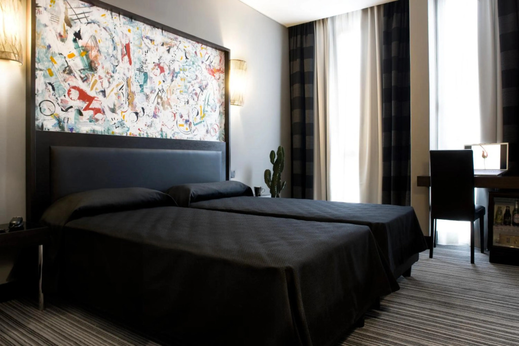Twentyone Hotel