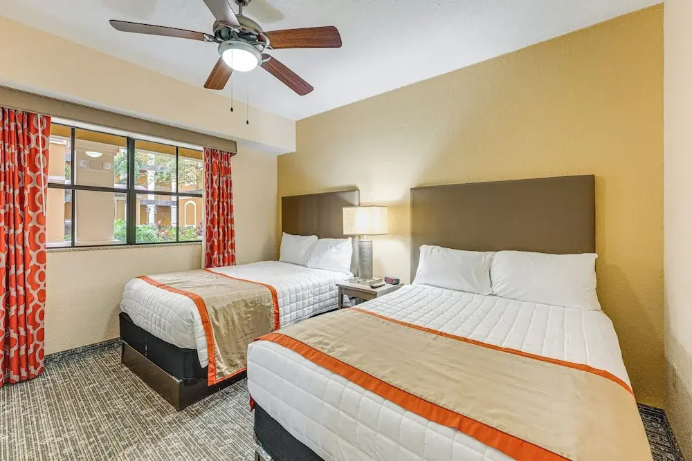 Poolside Bliss & Theme Park Thrills: Orlando Oasis