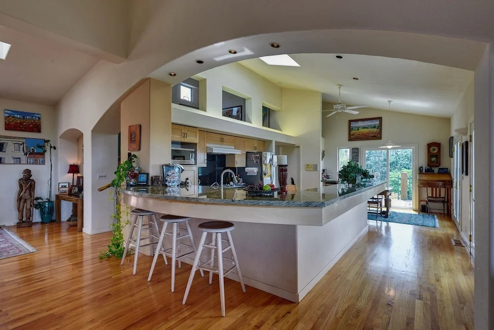 Scenic Bay View Sublime In East San Jose! 2 Bedroom Home