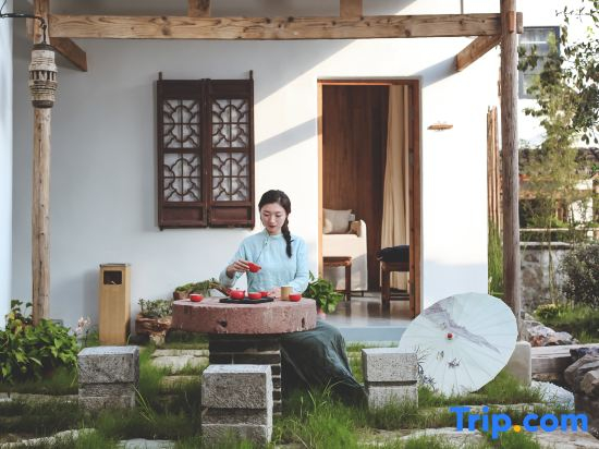 Jiujianfang B&B