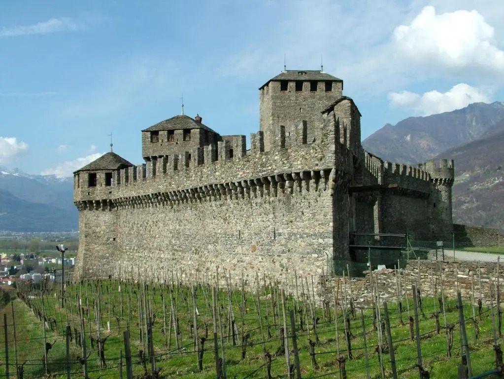 Bellinzona Piazza Collegiata