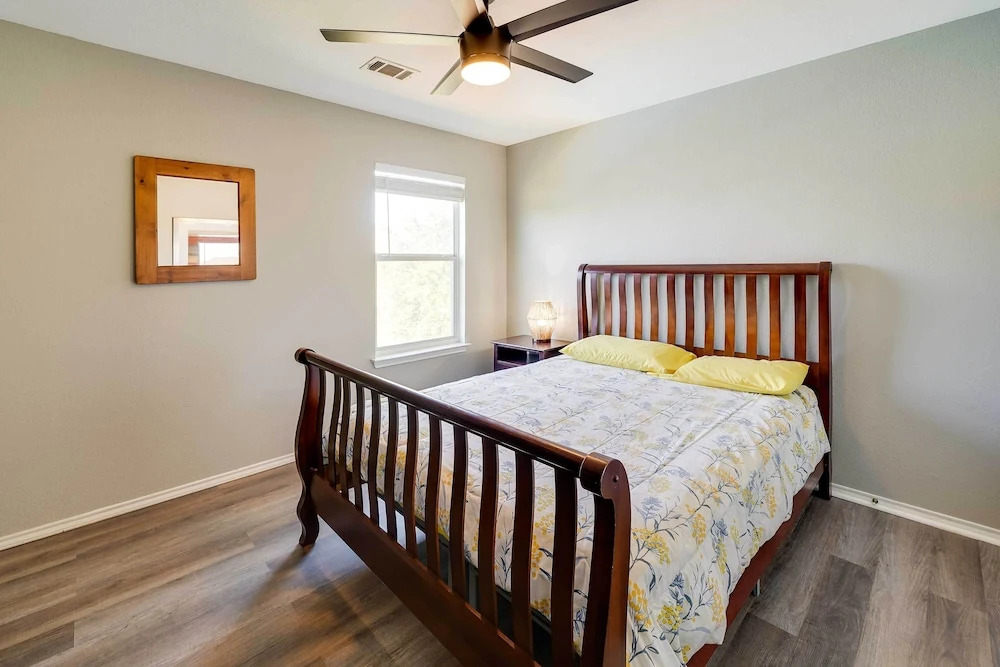 San Antonio Home w/ Hot Tub - 1 Mi to Seaworld