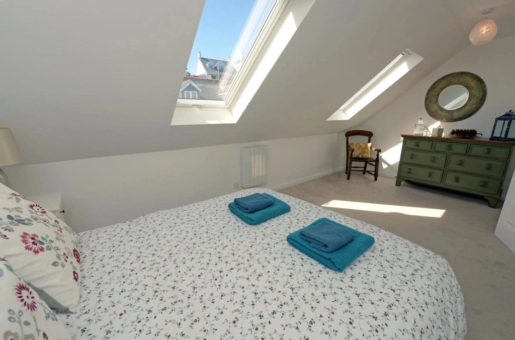 Gone to the Beach - Luxury Cottage Sea Views Direct Access to Beach Pet Friendly