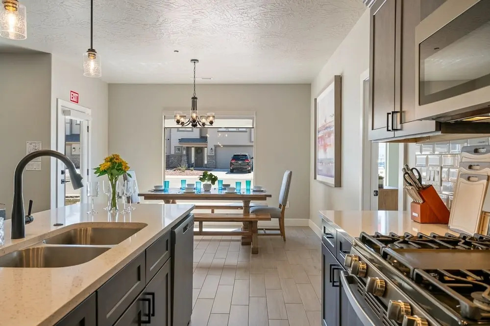 Zion's Paradise 6 Bedroom Townhouse