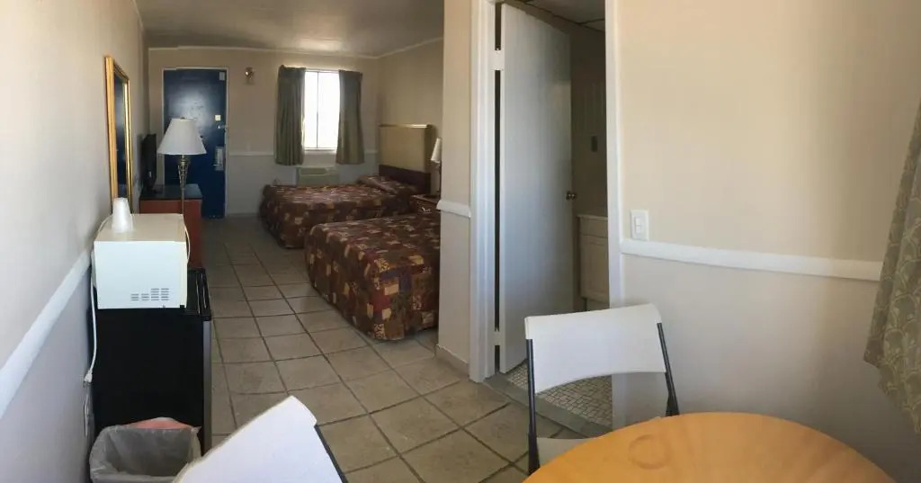 Four Winds Motel