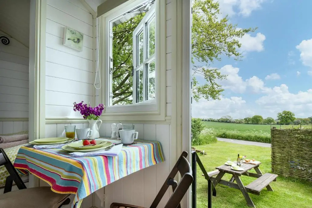 Romantic Shepherds Hut, Kenilworth
