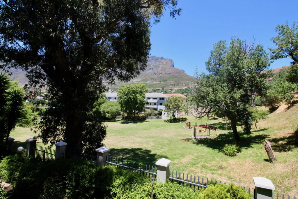 Tamboerskloof 2 bed apartment