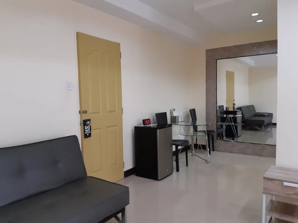 Plumeria Hotel Batangas