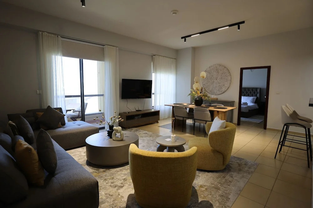 Stylish 1BR with Serene Sea View