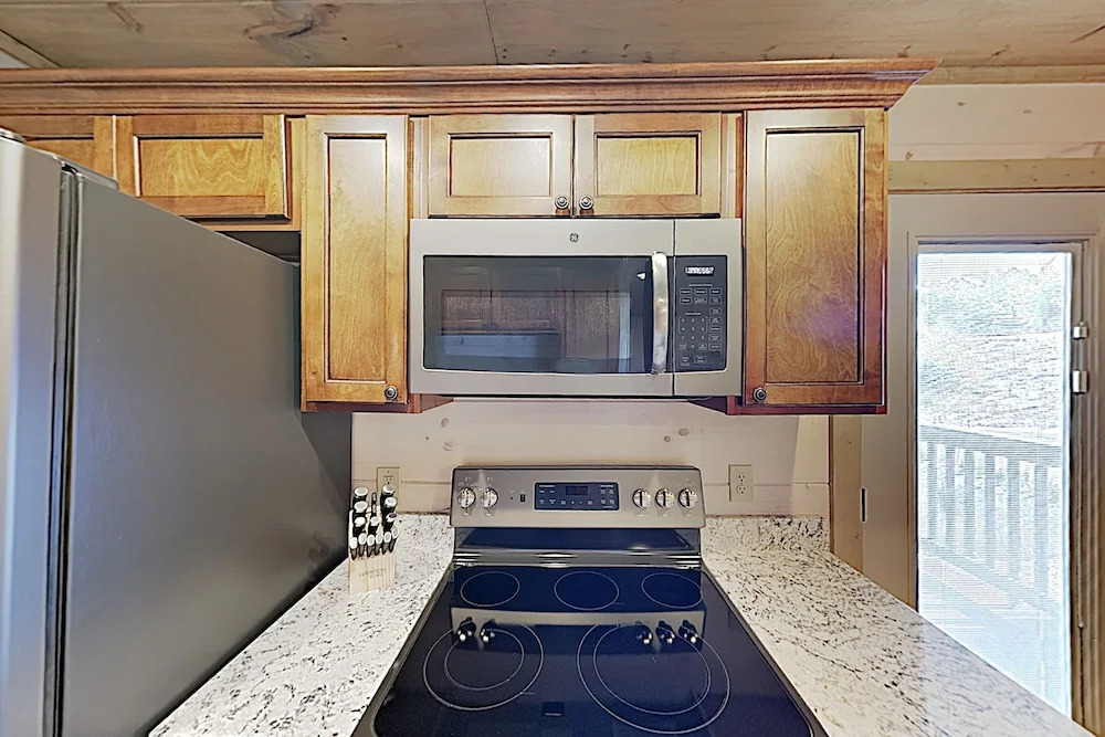 New Listing! Brand-new W/ Private Hot Tub 2 Bedroom Duplex