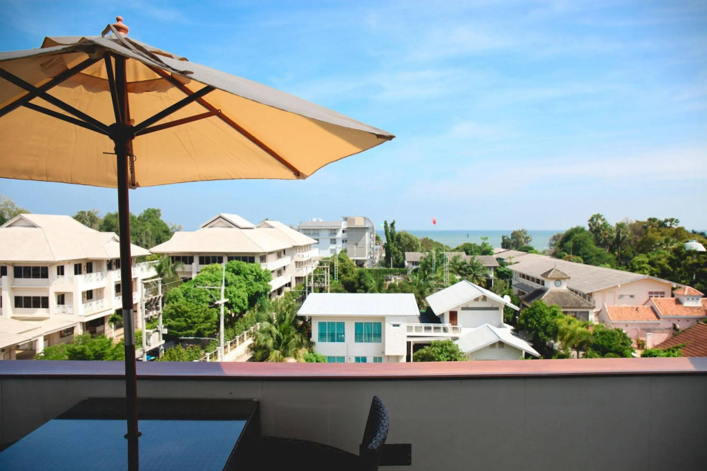 Hua Hin White Villa Hotel - SHA Certified
