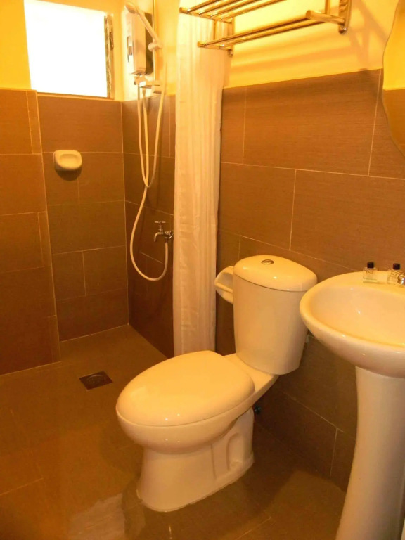 TR3ATS Guest House Bohol - Hostel