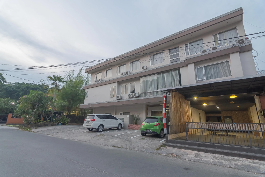 RedDoorz Plus near Sepinggan Airport 3 Balikpapan