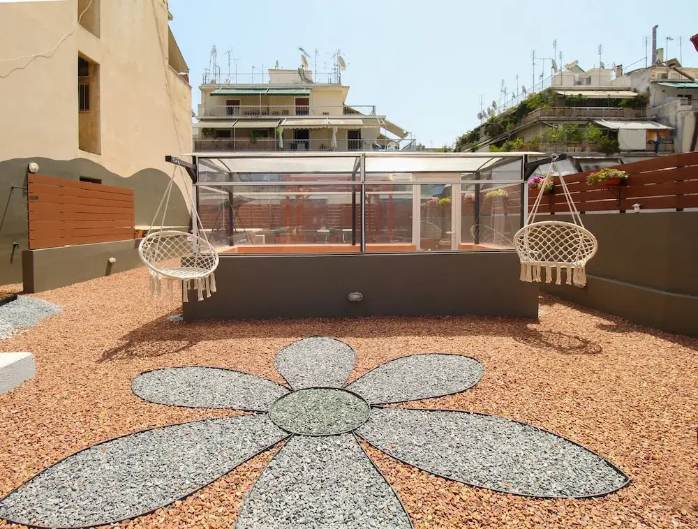 Modern Apartment With Roof Terrace in Athens