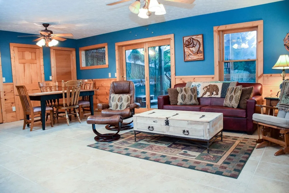 MAKING MEMORIES - 3 Br Cabin