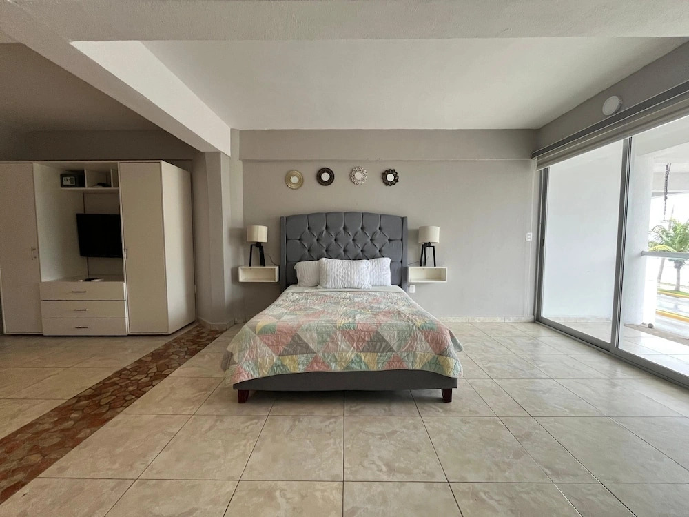 Spacious oceanfront loft # A1