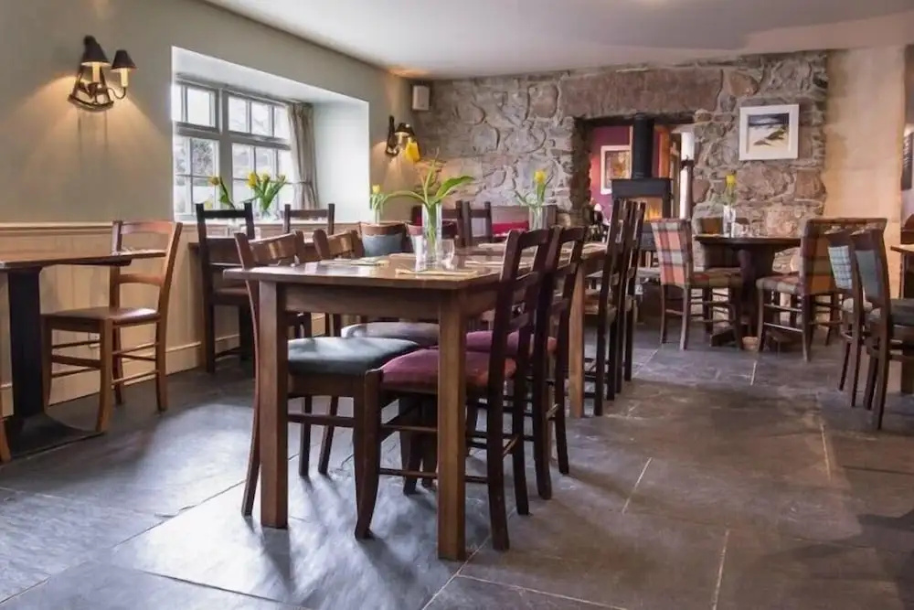 Loch Ness Bunk Inn