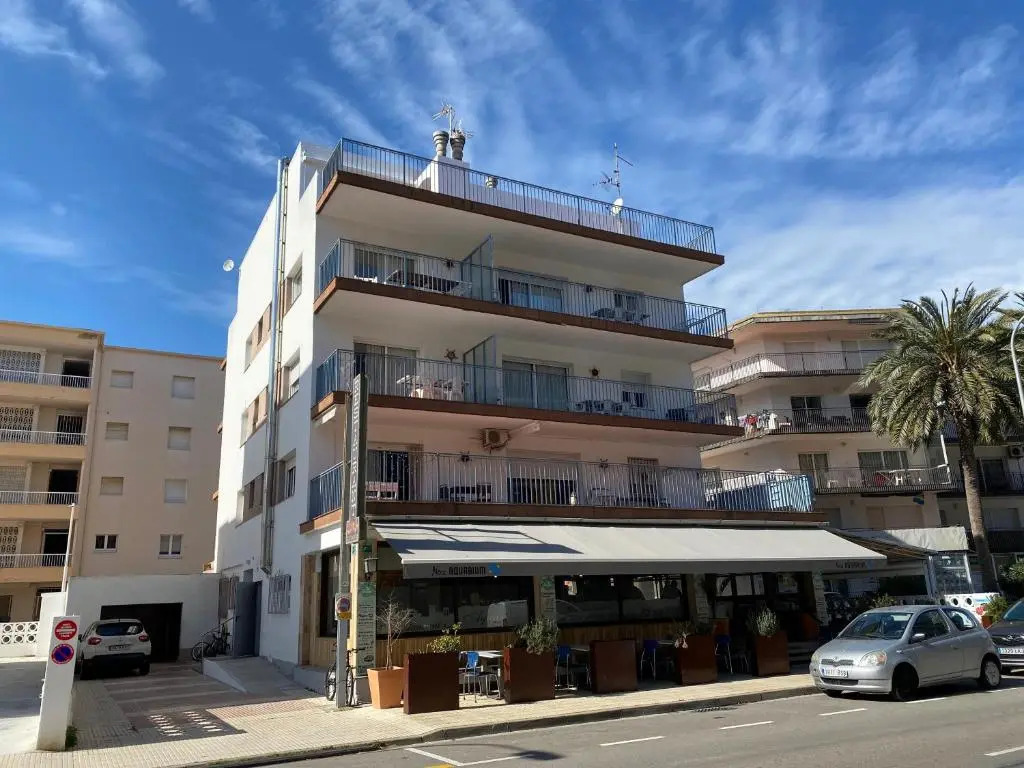 APARTAMENTOS AQUARIUM. 150 METROS PLAYA