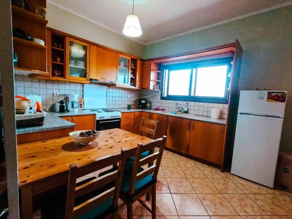 2 Bed House - Sleeps 5 - Garden - Parking - Wifi