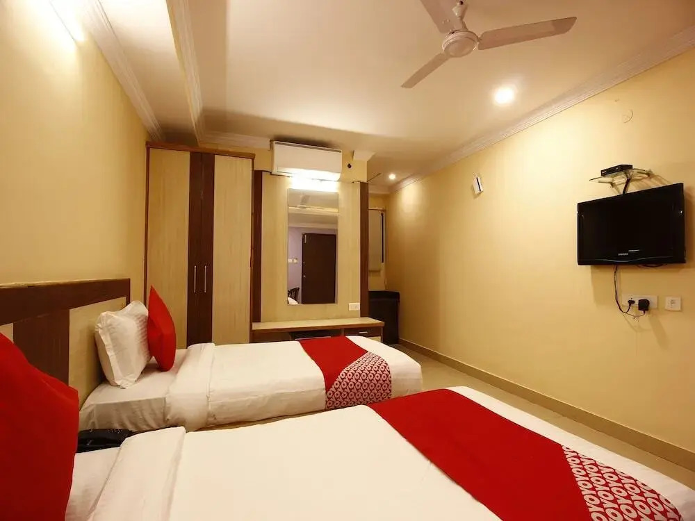Sri Sai Regency by OYO Rooms