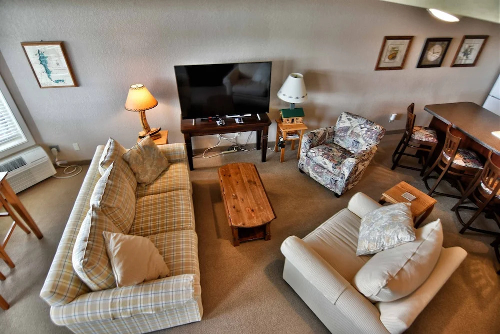 Unit 306 2bd/2ba Condo 2 Bedrooms 2 Bathrooms Condo
