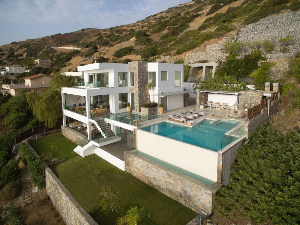 Lady Sea 6 Bedroom Villa with Heated Pool & Private Beach Access
